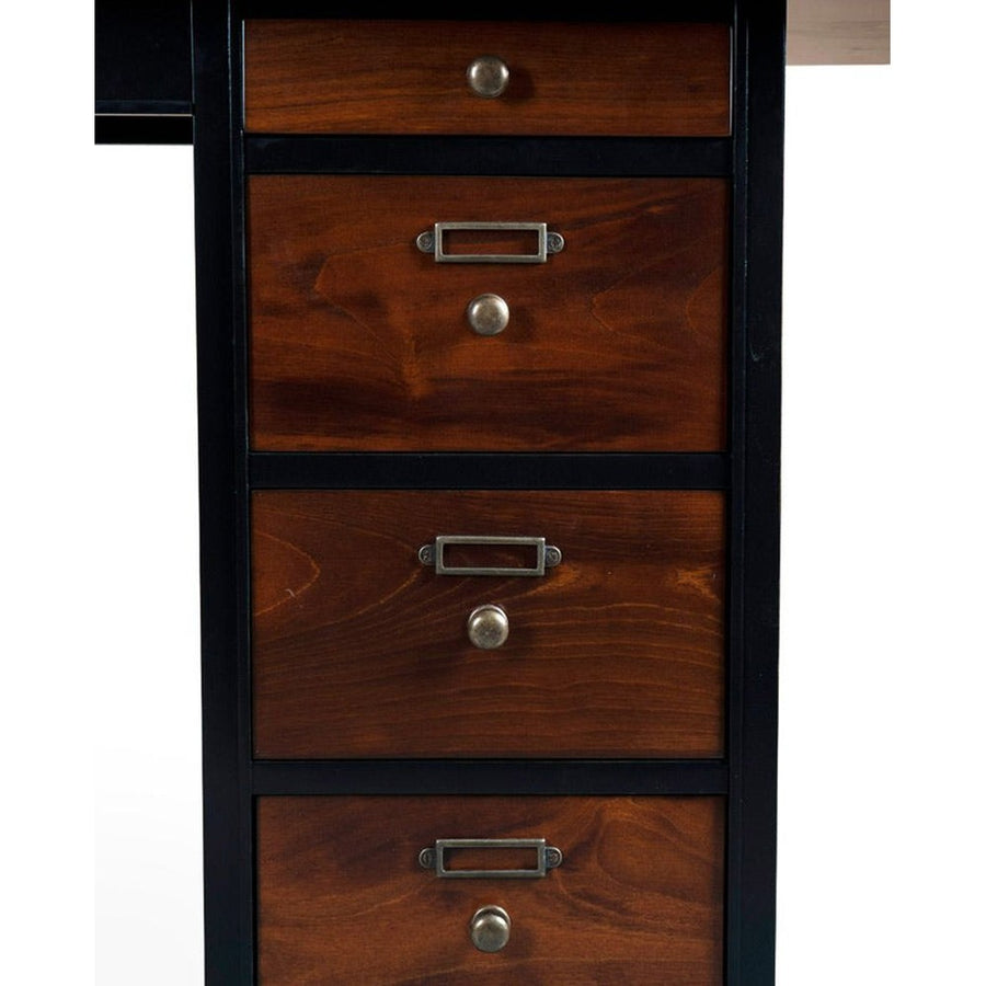 Prémium kategóriás, hársfából készült kapitányi íróasztal 8 fiókkal.