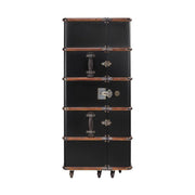 Századfordulós utazási bőröndök stílusában készült, fekete és mahagóni színű többfukciós bárszekrény zárt állapotban.