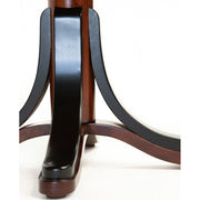 Juharfából készült, 55 cm átmérőjű lerakóasztal oszlopláb részlete.