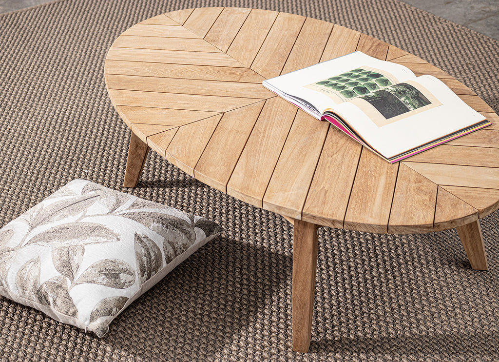 Prémium kategóriás, ovális alakú, design teakfa dohányzóasztal