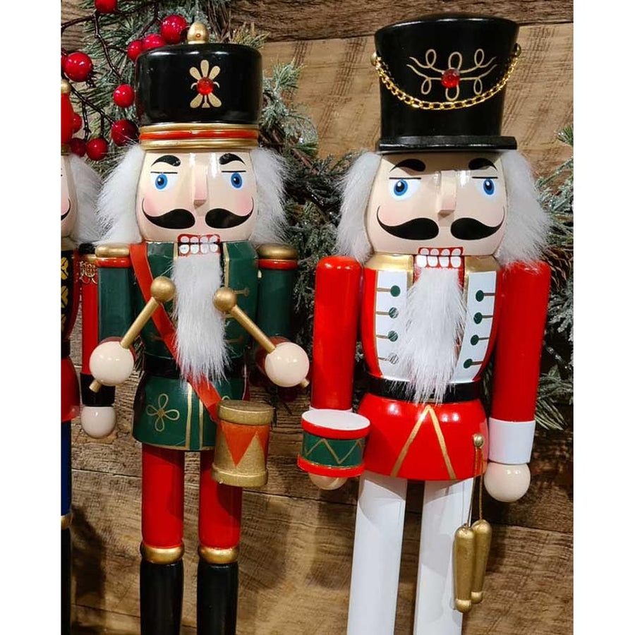 Klasszikus stílusú, fából készült dobos diótörő figura.