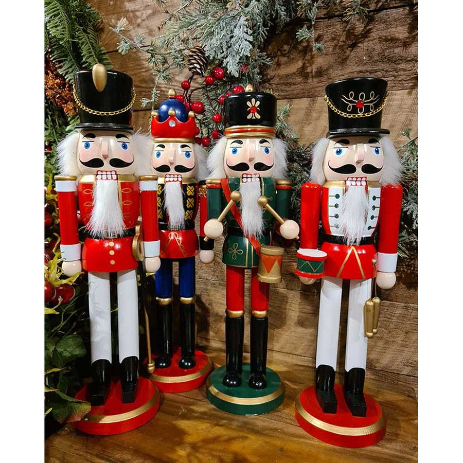 Klasszikus stílusú, piros, fehér, fekete és aranyszínű fából készült diótörő katona figura.