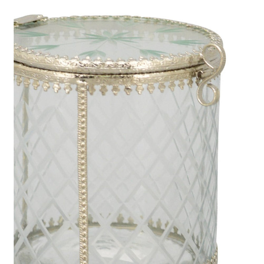 Fémcsipkével díszített üveg bonbonier.