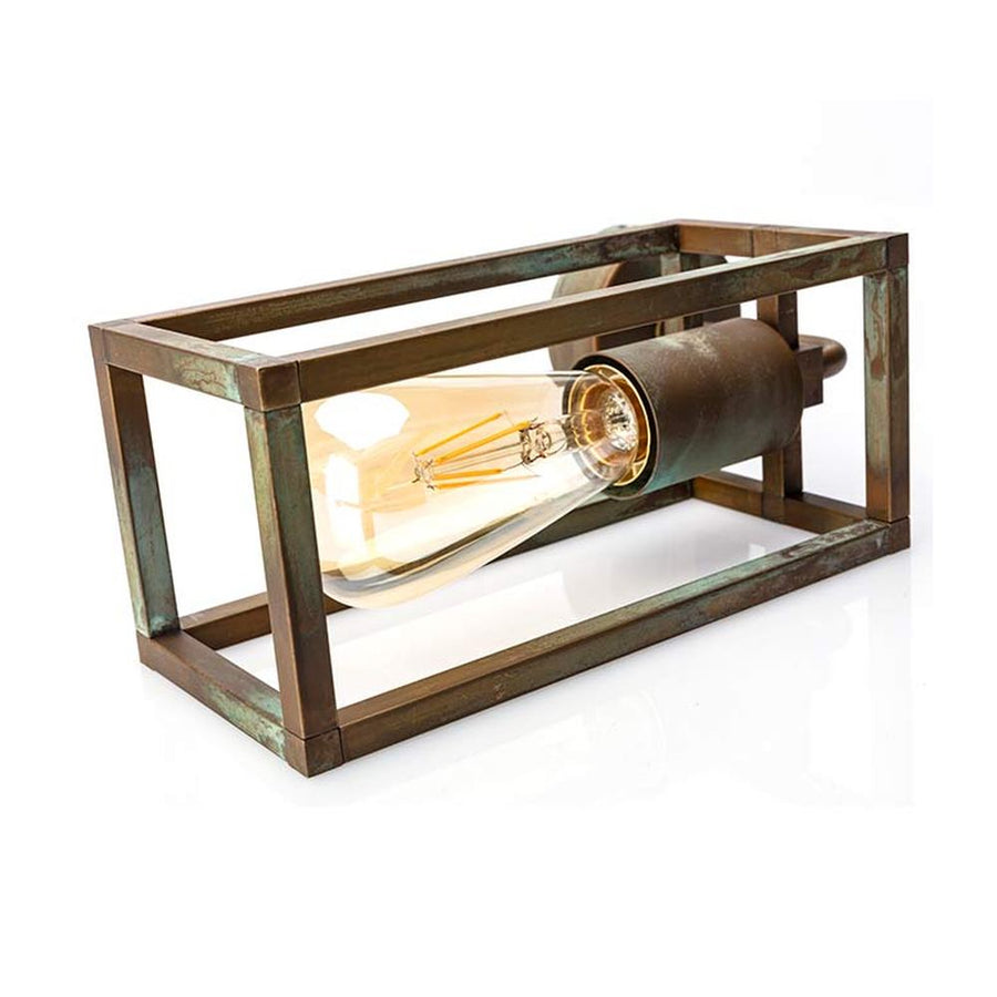 Industrial stílusú, antikolt sárgaréz színű falilámpa. Felülnézet.