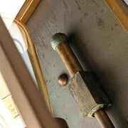 Ipari stílusú, rézből készült, antikolt sárgaréz színű falilámpa, téglalap szerkezettel.