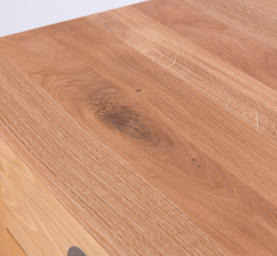 MAISON fenyőfa konyhaszekrény tölgyfalappal 120 cm