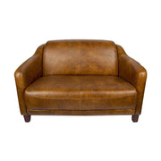 Vintage stílusú, valódi bőrből készült kanapé fa lábakkal.