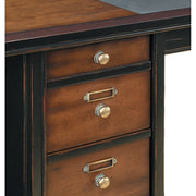 Prémium kategóriás, hársfából készült kapitányi íróasztal 8 fiókkal.