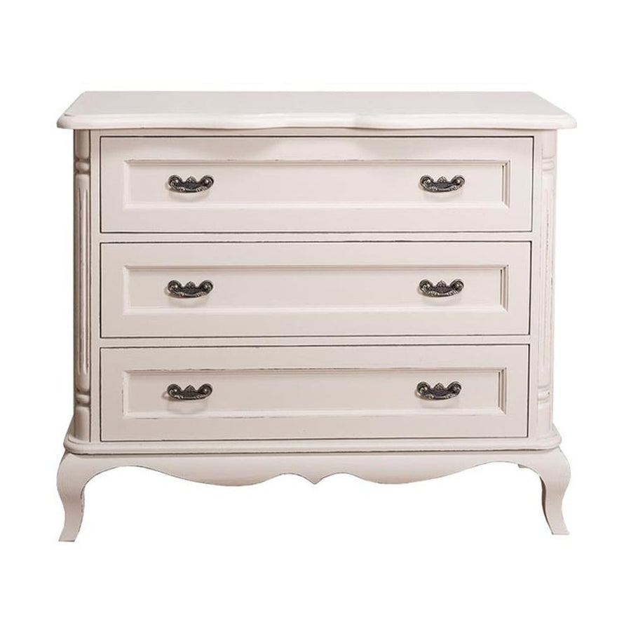 Shabby chic stílusú, fehér színű fenyőfa komód, három nagyméretű fiókkal.