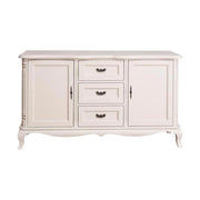 Shabby chic stílusú, fehér színű fenyőfa komód, három fiókkal és két darab ajtós tárolóval.