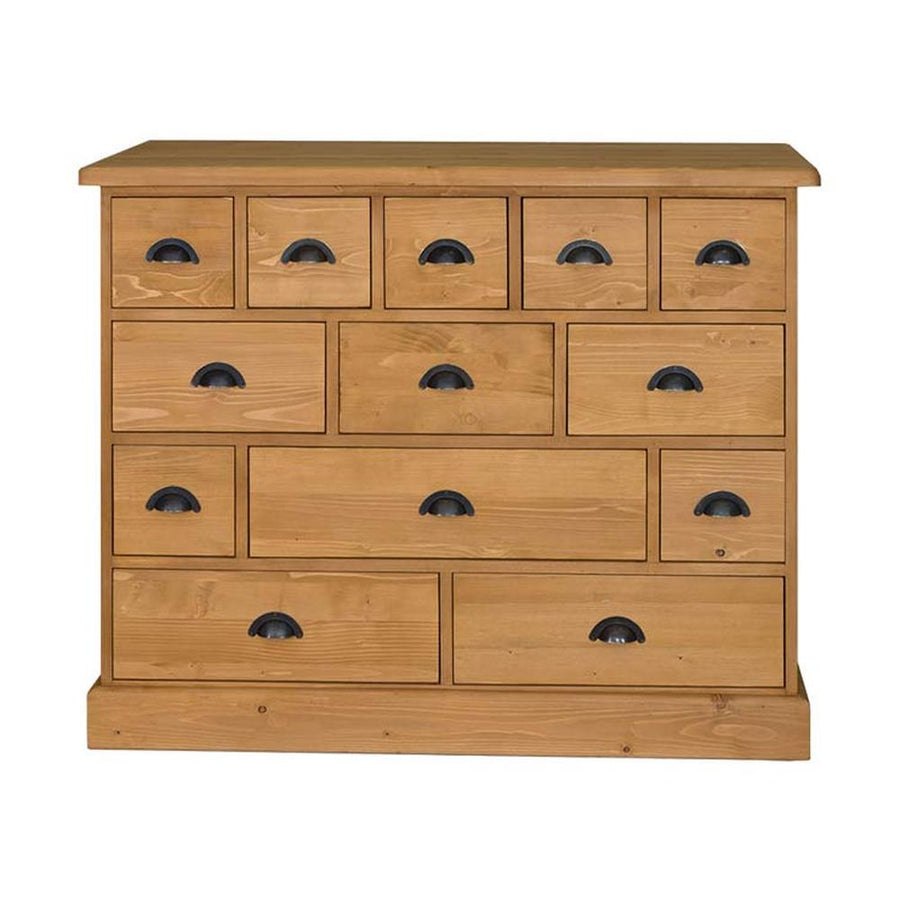 Klasszikus formatervezésű komód 13 eltérő nagyságú fiókkal. Színe natúr.