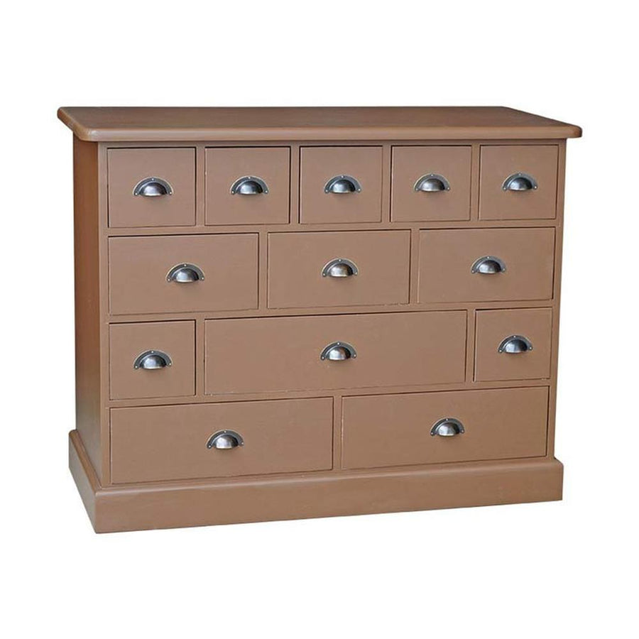 Klasszikus formatervezésű komód 13 eltérő nagyságú fiókkal. Színe világosbarna.