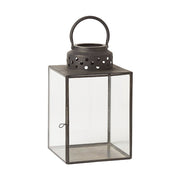 Loft illetve modern stílusú, antracit szürke színű, patinás felületű, szögletes formavilágú fém lámpás.