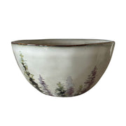 Skandináv stílusú, kézműves kerámia levesestálka téli fenyőerdő díszítéssel.