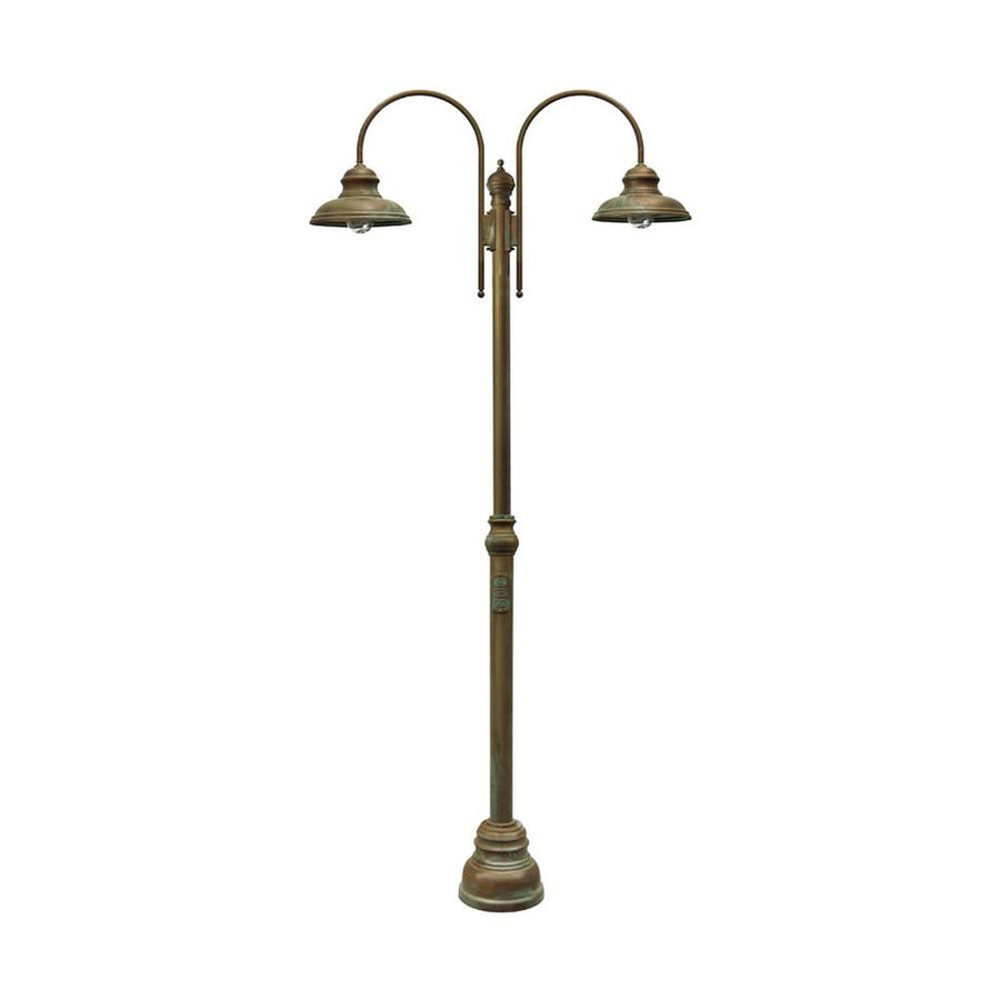 Vintage stílusú, 308 cm magas, két lámpával rendelkező, rézből készült kandeláber üvegbúrával.