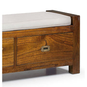 Loft stílusú, mindifából készült pad törtfehér színű ülőpárnával.