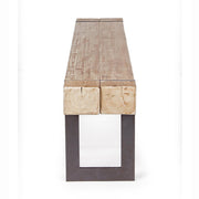 Skandináv stílusú, fenyőfából és fémből készült pad.