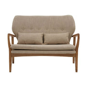 Skandináv stílusú, nyírfából készült kanapé bézs színű kárpitozással, ülő- és hátpárnákkal.