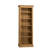 Natúr hatású, pácolt klasszikus stílusú könyvszekrény öt polccal.