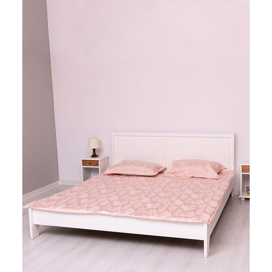 Fehér színű, 180 x 200 cm-es, fenyőfa franciaágy.