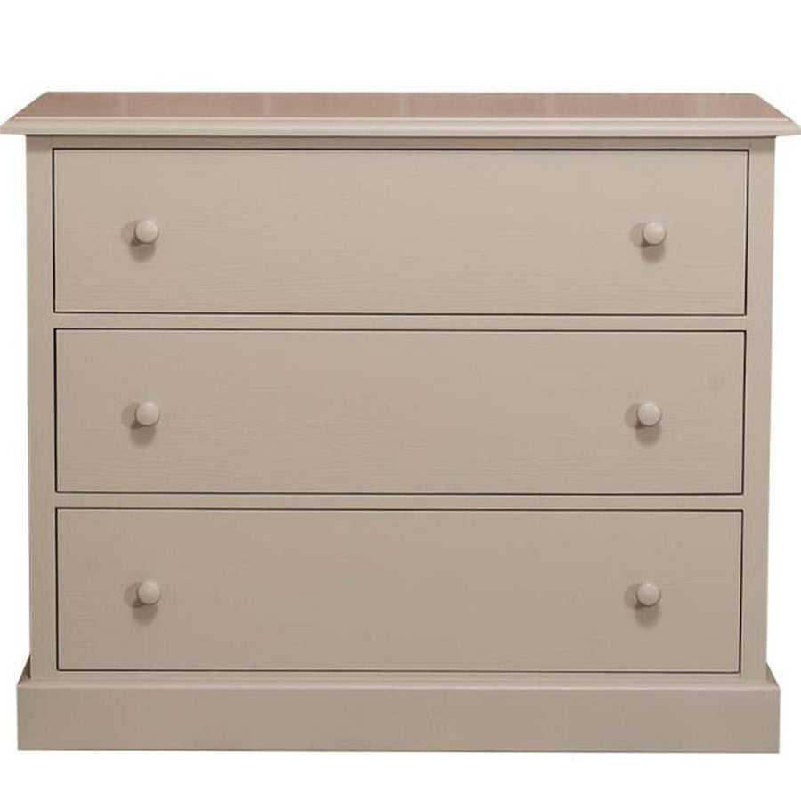 Fenyőfából készült, festett, bézs színű három fiókos komód.