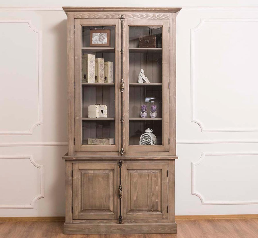 Fenyőfából készült vitrines könyvszekrény. Csiszolt és festett, barna és natúr.