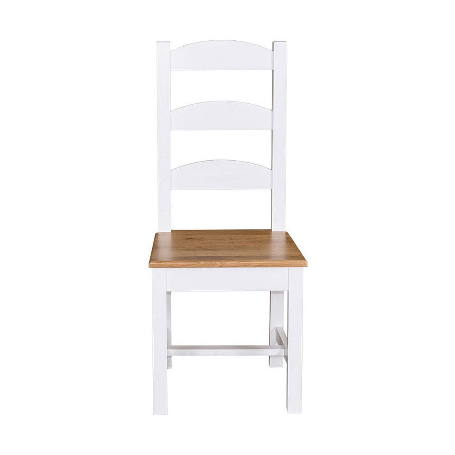 Fehér színű, festett fenyőfa étkezőszék, natúr tölgyfa ülőlappal.