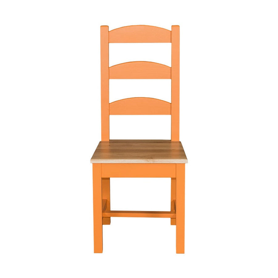 Barackszínű, festett fenyőfa étkezőszék, natúr tölgyfa ülőlappal.