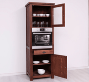 Country stílusú, waxolt natúr színű háromosztatú konyhaszekrény beépíthető sütőnek kialakított hellyel.