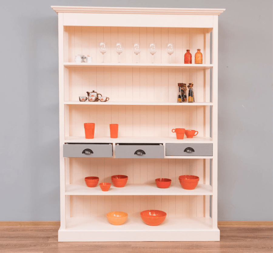 Klasszikus stílusú könyvespolc öt polccal és három fiókkal. Krémszínű, szürke fiókokkal.