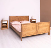 160 x 200 centiméteres, fenyőfából készült franciaágy ágykeret. Viaszolt, natúr színű.