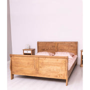 180 x 200 centiméteres, fenyőfából készült franciaágy ágykeret. Viaszolt, natúr színű.