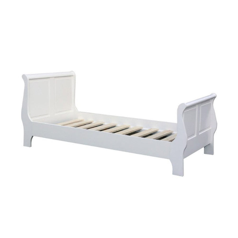 90 x 200 centiméteres, fenyőfából készült franciaágy ágykeret. Festett, fehér színű.