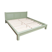 180 x 200 centiméteres, fenyőfából készült franciaágy ágykeret. Festett, olívazöld színű.