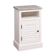 Klasszikus stílusú, antikolt fehér színű éjjeliszekrény natúr színű mélykezelt fedlappal, zsalugáteres ajtóval.