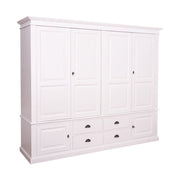 Fenyőfából készült, nagyméretű gradróbszekrény. A szekrény színe fehér.