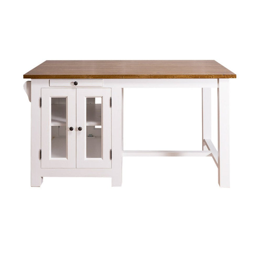 Vidéki stílusú, tömör fenyőből készült, fehér színű konyhasziget reggelizőpulttal és natúr színű pácolt fedlappal.