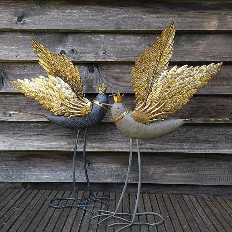 Arany szárnyű koronás Rigócsőr király fémből