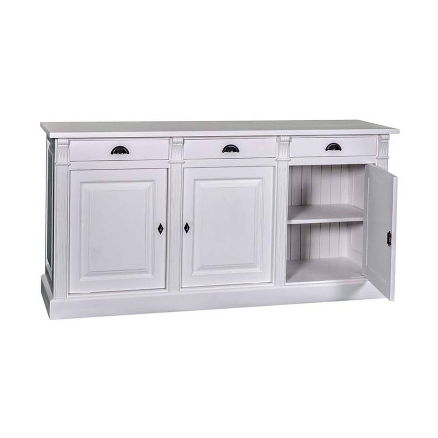 Fenyőfa tálalókomód, dekoratív, klasszicizáló faragással. A tárolásról három fiók és három ajtós tároló gondoskodik. Színe: fehér.