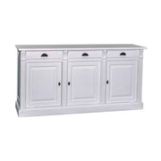 Fenyőfa tálalókomód, dekoratív, klasszicizáló faragással. A tárolásról három fiók és három ajtós tároló gondoskodik. Színe: fehér.