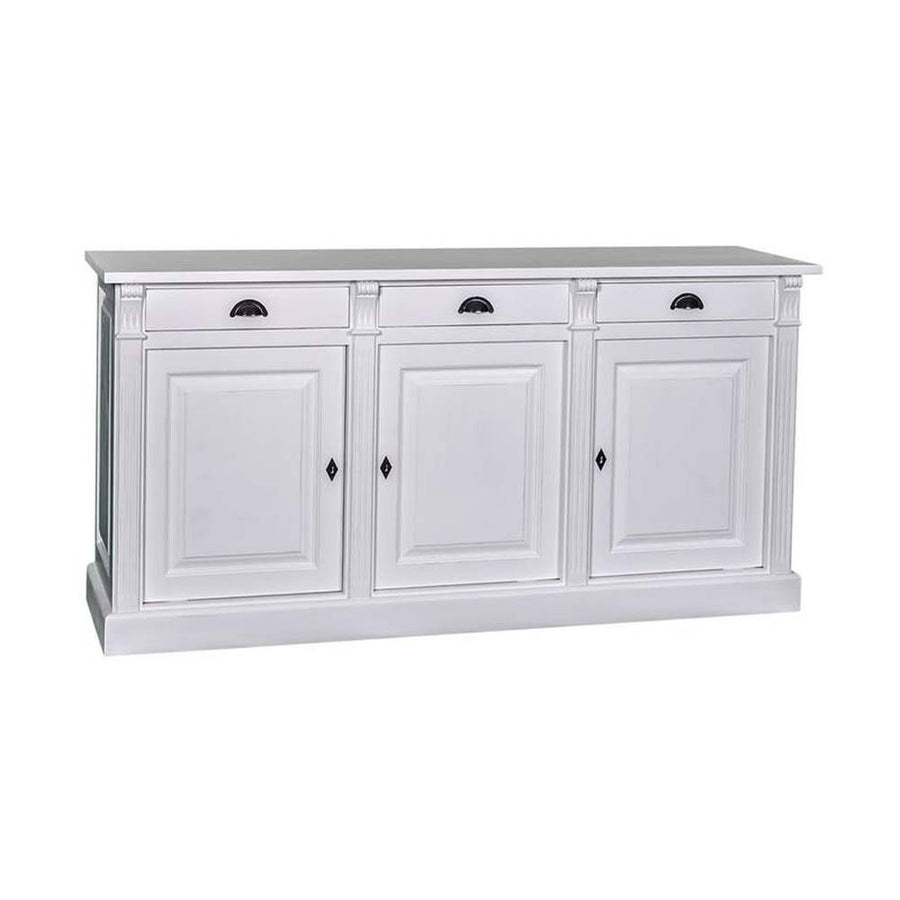 Fenyőfa tálalókomód, dekoratív, klasszicizáló faragással. A tárolásról három fiók és három ajtós tároló gondoskodik. Színe: fehér.