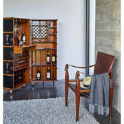 Prémium kategóriás, cserzett bőrből és esztergált juharfából készült kézműves tiszti karosszék