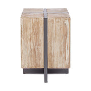 Skandináv stílusú, fenyőfából és fémből készült ülőke.