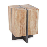 Skandináv stílusú, fenyőfából és fémből készült ülőke.