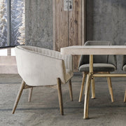 A modern stílus és a retro korszak inspirálta, jegenyefenyőből készült, szürke színű poliészter textillel kárpitozott karosszék.