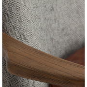 Loft stílusú, jegenyefenyőből készüt, szürke színű mintás textíliával kárpitozott fotel bőr párnával.