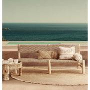 Törzsi stílusú, teakfából készült, egyedi formatervezésű, kézműves kanapé, növényi rostkötélből készült ülőfelülettel és háttámlával.