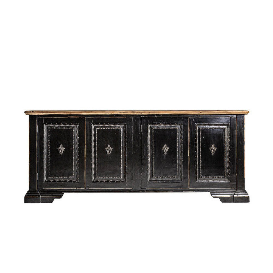 Gyarmati stílusú, szilfából készült, antikolt fekete színű, dekoratív faragásokkal díszített tálaló natúr színű fedlappal.