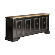 Gyarmati stílusú, szilfából készült, antikolt fekete színű, dekoratív faragásokkal díszített tálaló natúr színű fedlappal.