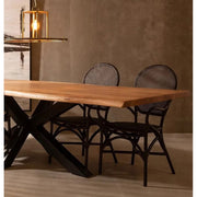 Óriás méretű, 300 cm hosszú, 5 cm vastag akácfa lappal és egyedi formájú, masszív acél láb alappal készült formatervezett, kortárs dizájn multifunkcionális asztal